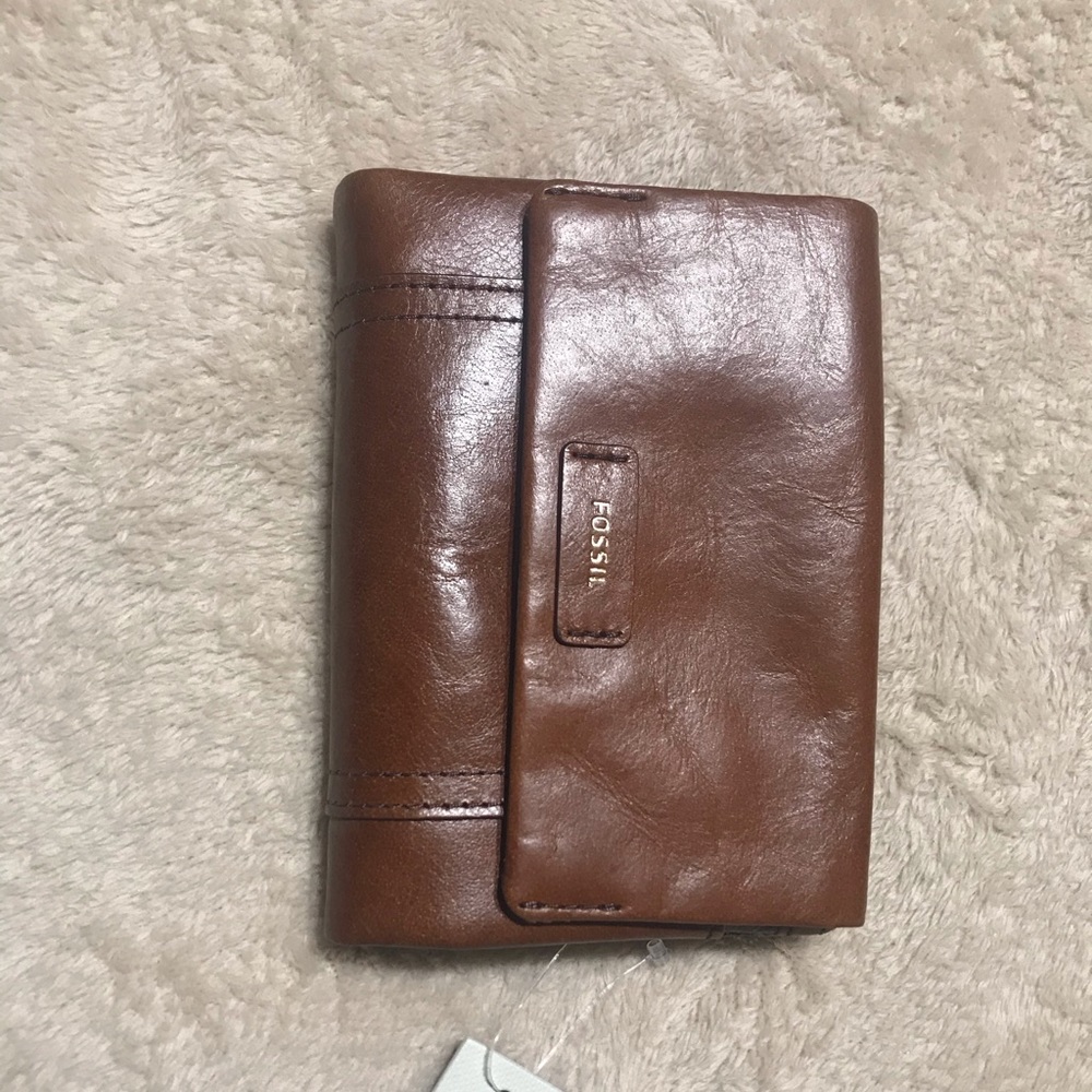 New with tags FOSSIL Wallet Cognac